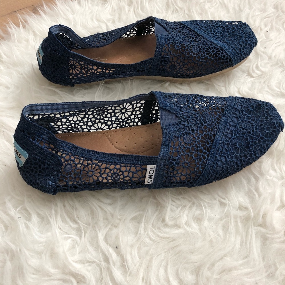 Newer Lace Toms